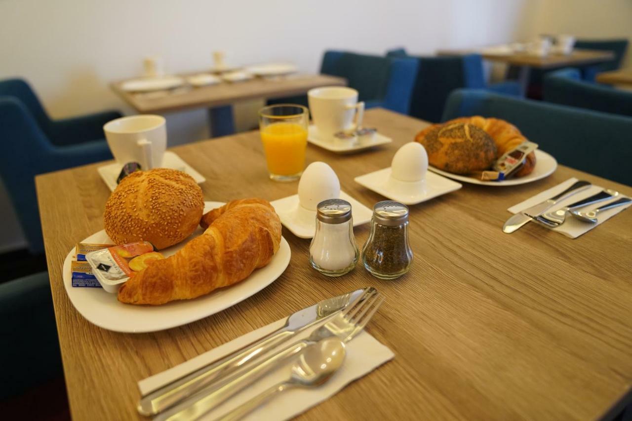Hotel Dias Pinneberg Eksteriør bilde