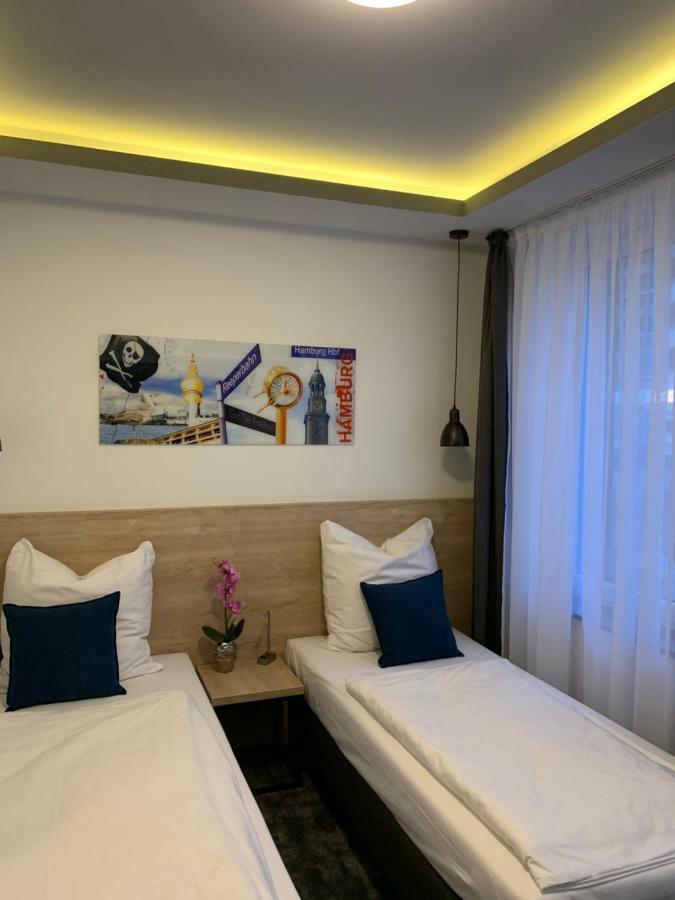 Hotel Dias Pinneberg Eksteriør bilde
