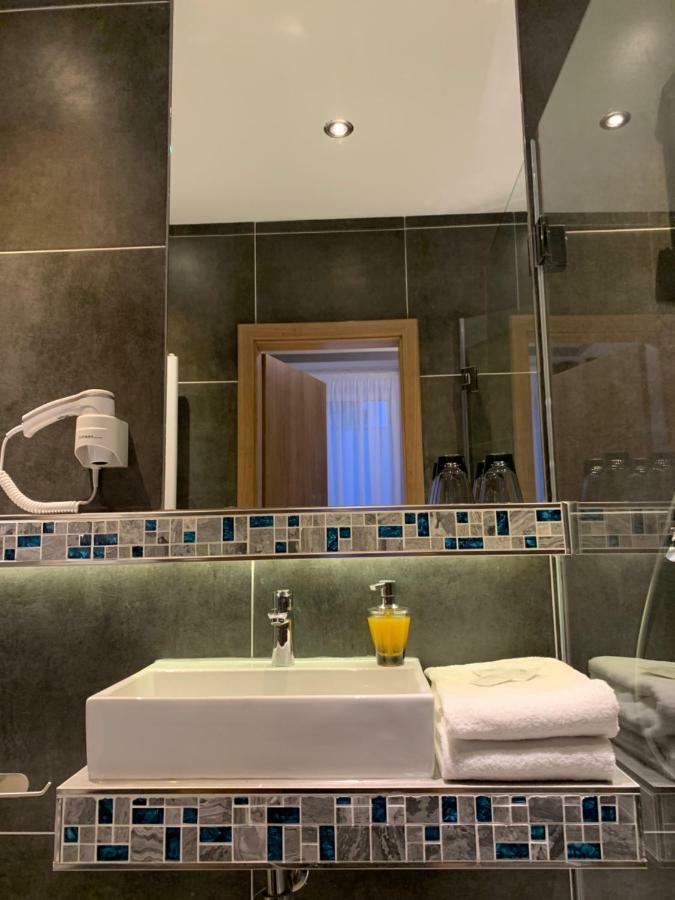 Hotel Dias Pinneberg Eksteriør bilde