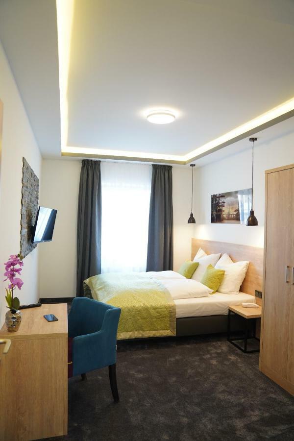 Hotel Dias Pinneberg Eksteriør bilde