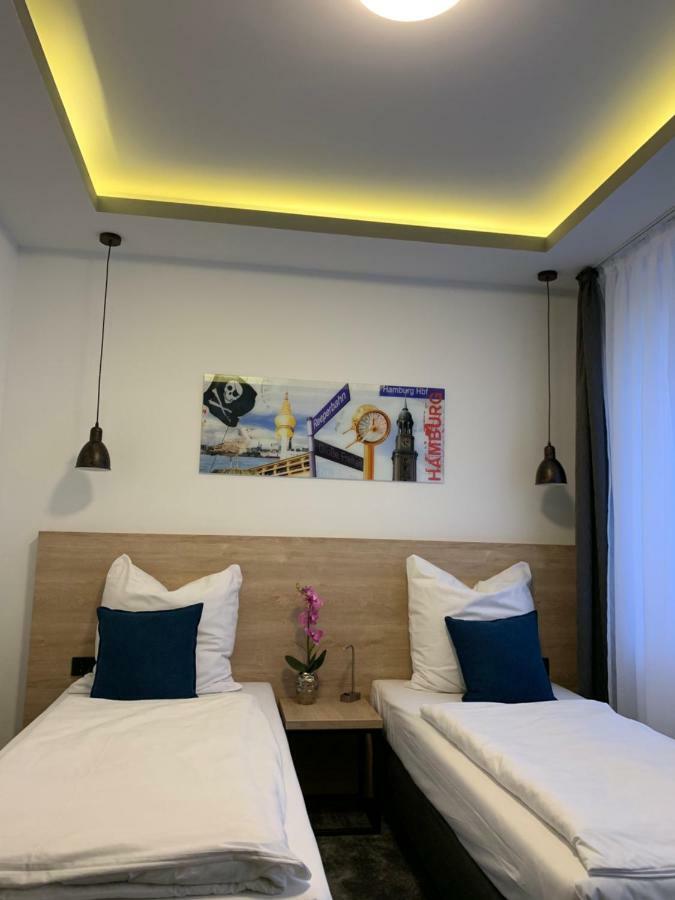 Hotel Dias Pinneberg Eksteriør bilde