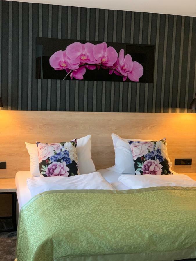 Hotel Dias Pinneberg Eksteriør bilde
