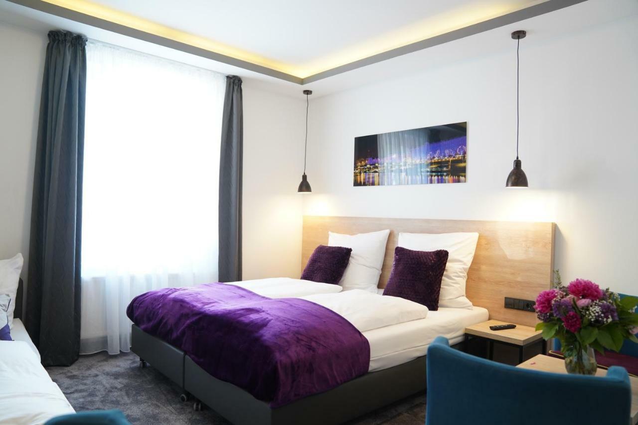 Hotel Dias Pinneberg Eksteriør bilde