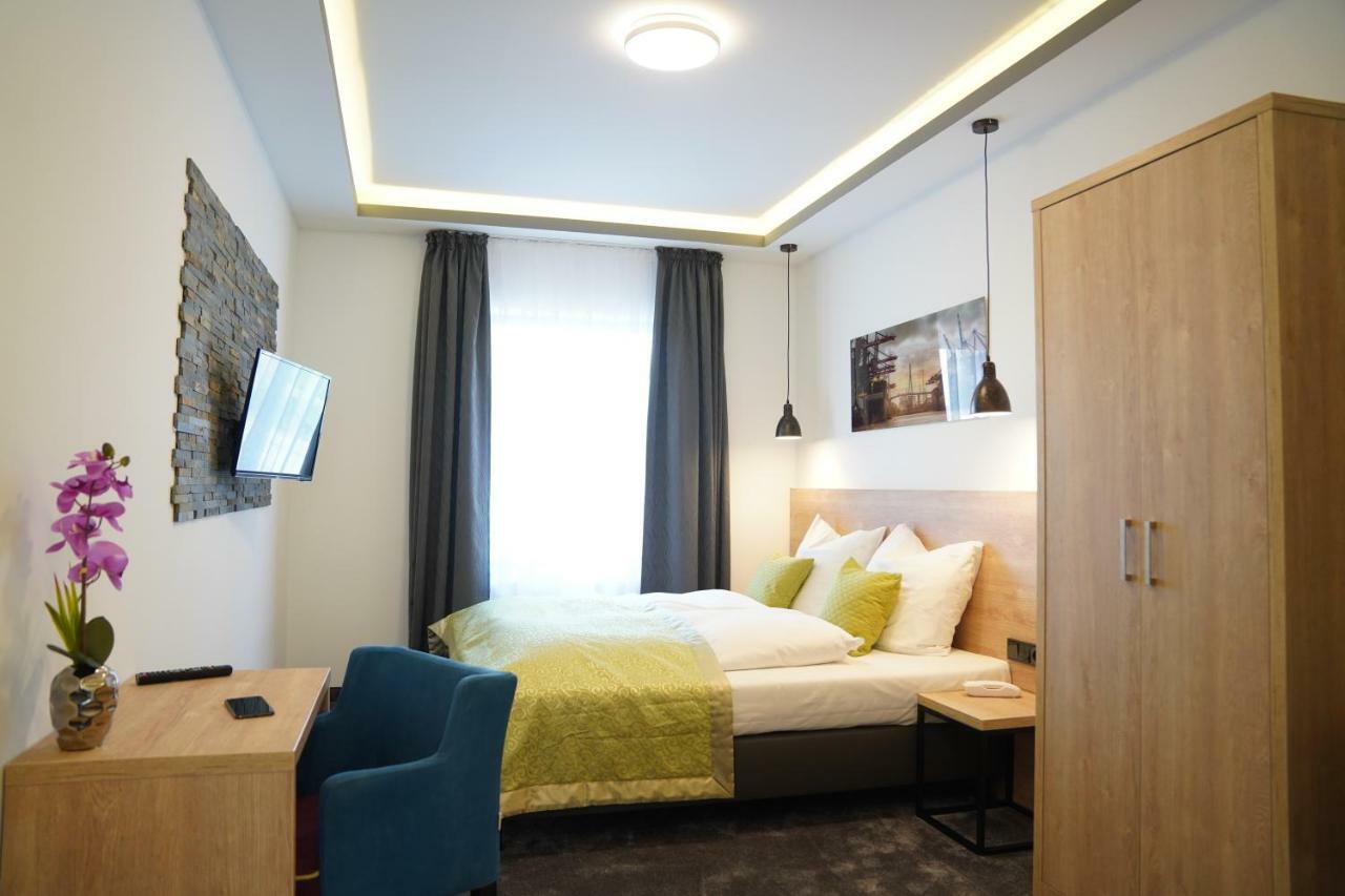 Hotel Dias Pinneberg Eksteriør bilde