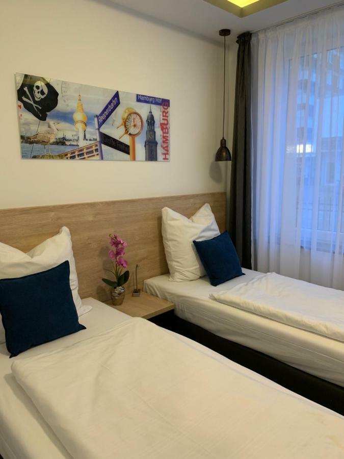 Hotel Dias Pinneberg Eksteriør bilde