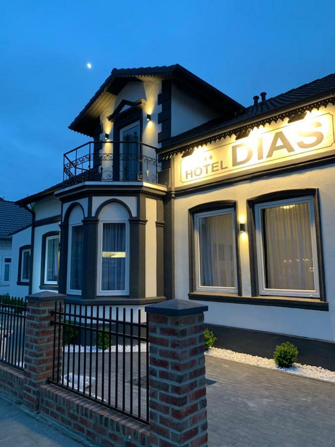 Hotel Dias Pinneberg Eksteriør bilde